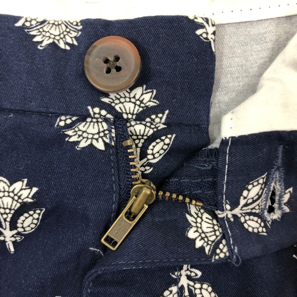 NWT Old Navy Floral Mid-Length Shorts - Picture 3 of 4